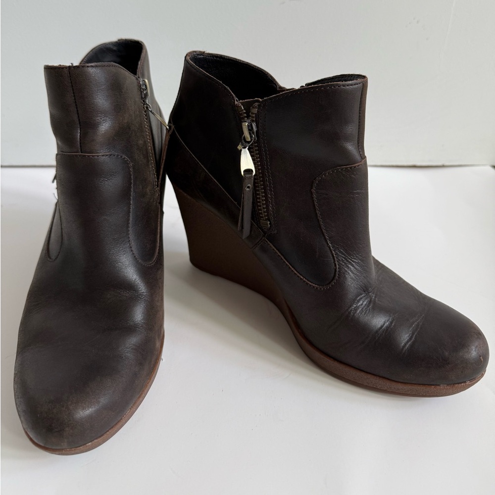 Ugg Women's Brown Leather Ankle Wedge Boots
